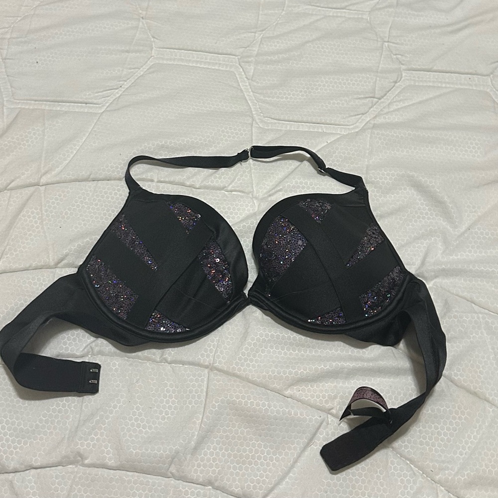 Victoria Secret
Sexy Push Up Bra
Fashion Show